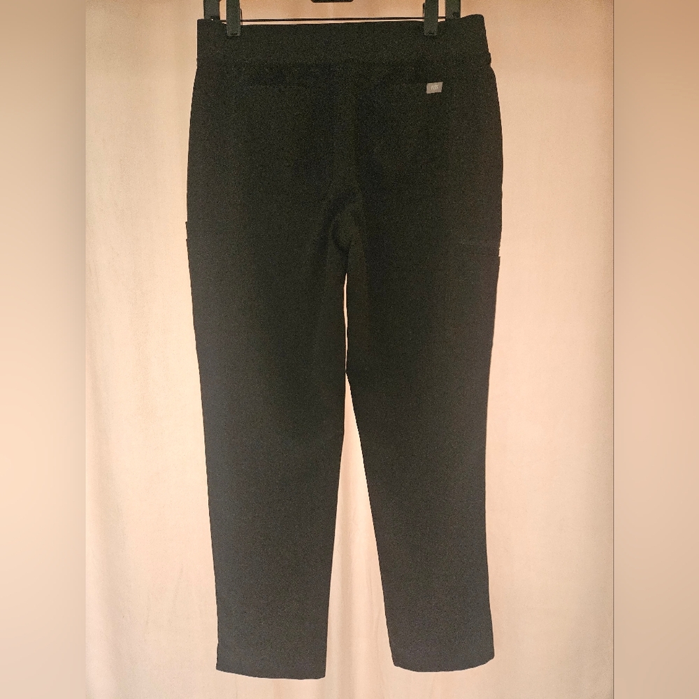 FIGS- Women's Black Yola Skinny Scrub Pants - Picture 2 of 7